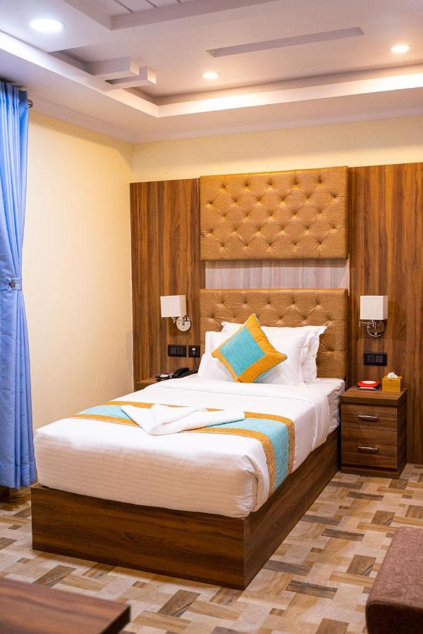 קטמנדו Grand Yak Boutique Hotel מראה חיצוני תמונה